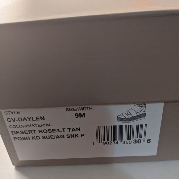 Crown Vintage Wedge Sandal Snake Print Size 9M Wom - Picture 3 of 7